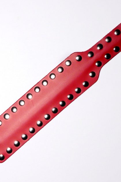 Paddle en Cuir Clous Rouge